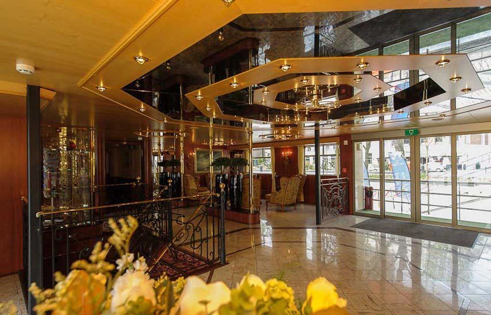 Hotel Knm Ms Switzerland I - Düsseldorf Extérieur photo