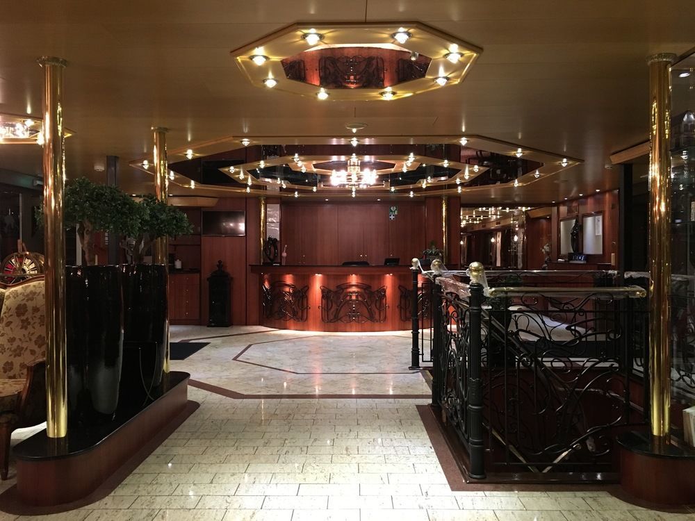 Hotel Knm Ms Switzerland I - Düsseldorf Extérieur photo