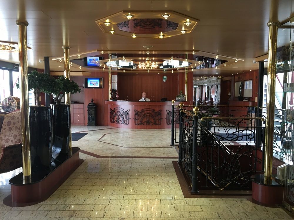 Hotel Knm Ms Switzerland I - Düsseldorf Extérieur photo